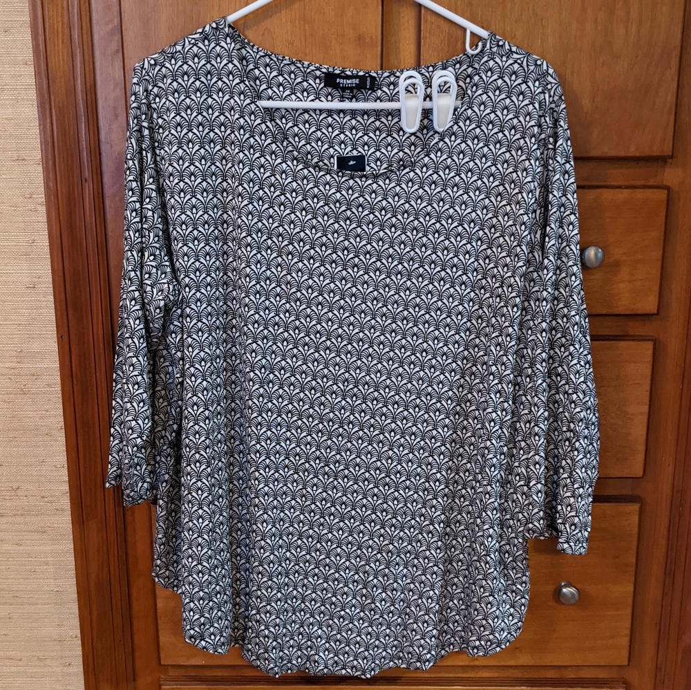 NWT Premise Studios Black & White Women's Top